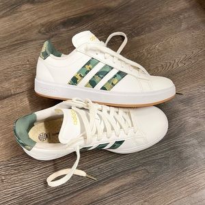 Womens adidas